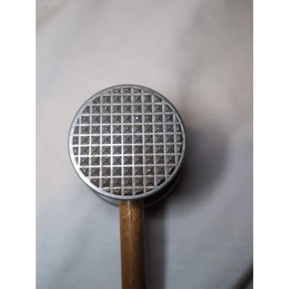 VINTAGE MODERN INDUSTRIES DES MOINES IOWA MEAT TENDERIZER / MALLET